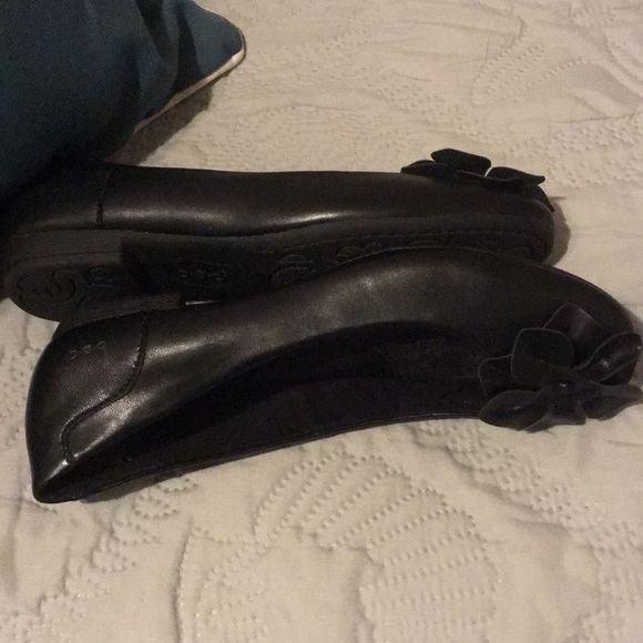 Brand new never worn Born flats - Picture 2 of 6